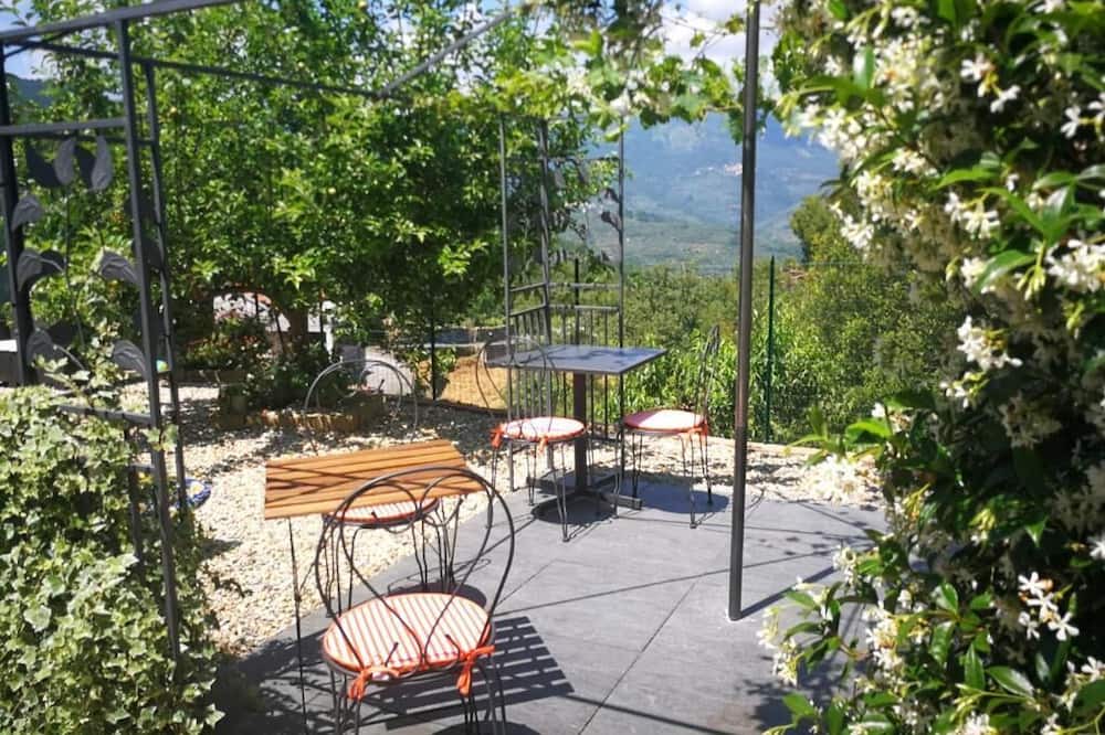 Lucinasco House | agriturismo nonni devia
