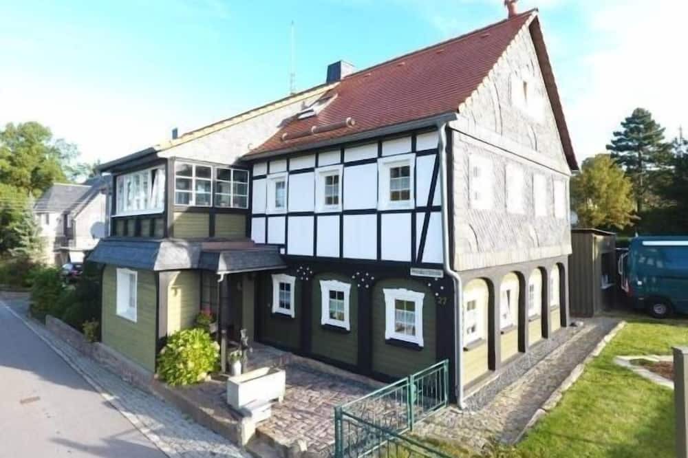 Weifa Apartment | Ferienwohnung/app. für 7 Gäste mit 56m² in Steinigtwolmsdorf