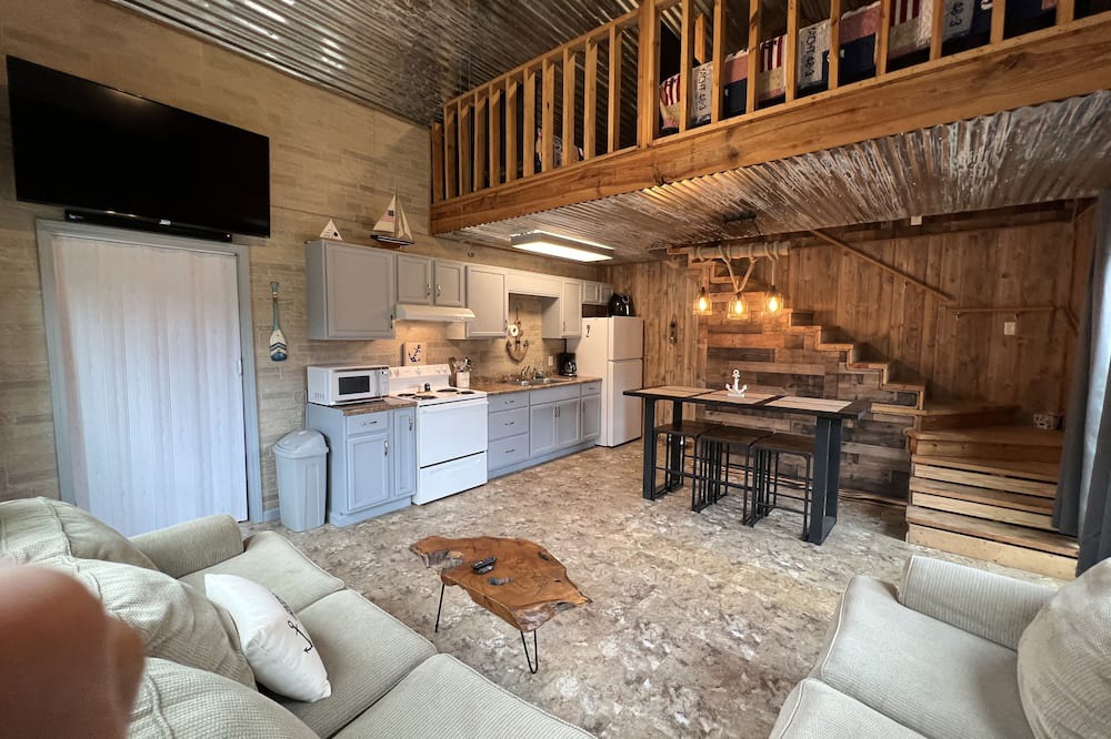 Higden Cabin | Cozy cabin near Greers Ferry Lake!