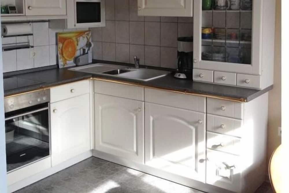 Altendorf Apartment | Holiday home on the meadow path