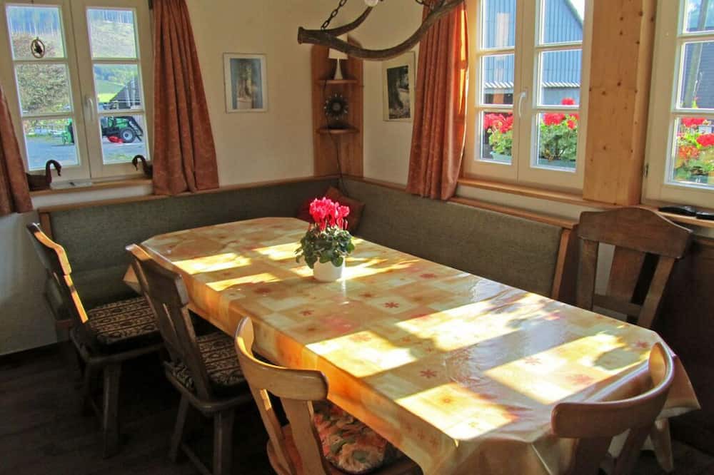 Finnentrop Apartment | Holiday home Ortmann's Owl's Nest