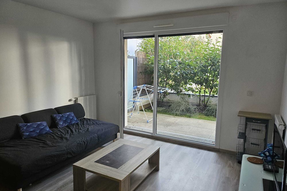 Bois-Colombes Apartment | Charming furnished 2-room apartment with garden and terrace