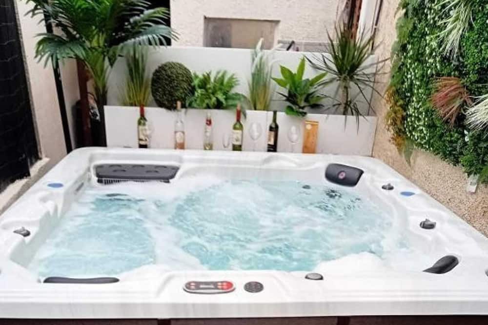 Tremblay-en-France House | Homerez - Big house for 19 ppl. with jacuzzi and garden at Tremblay-en-France