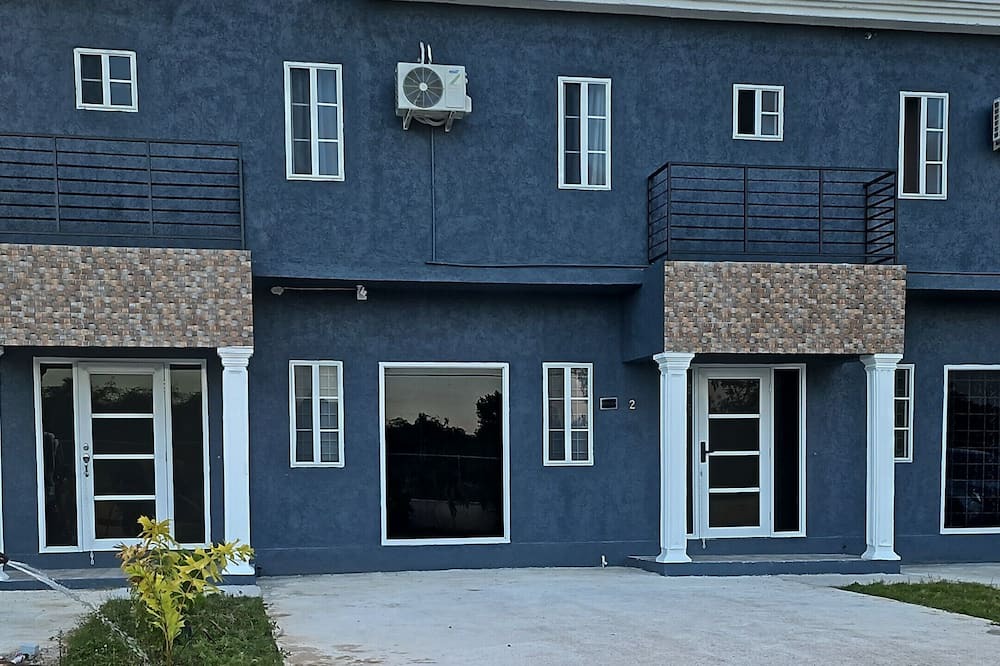 May Pen Apartment | 10 Minutes To May Pen Town Minutes To The Highway Condo In A Gated Community