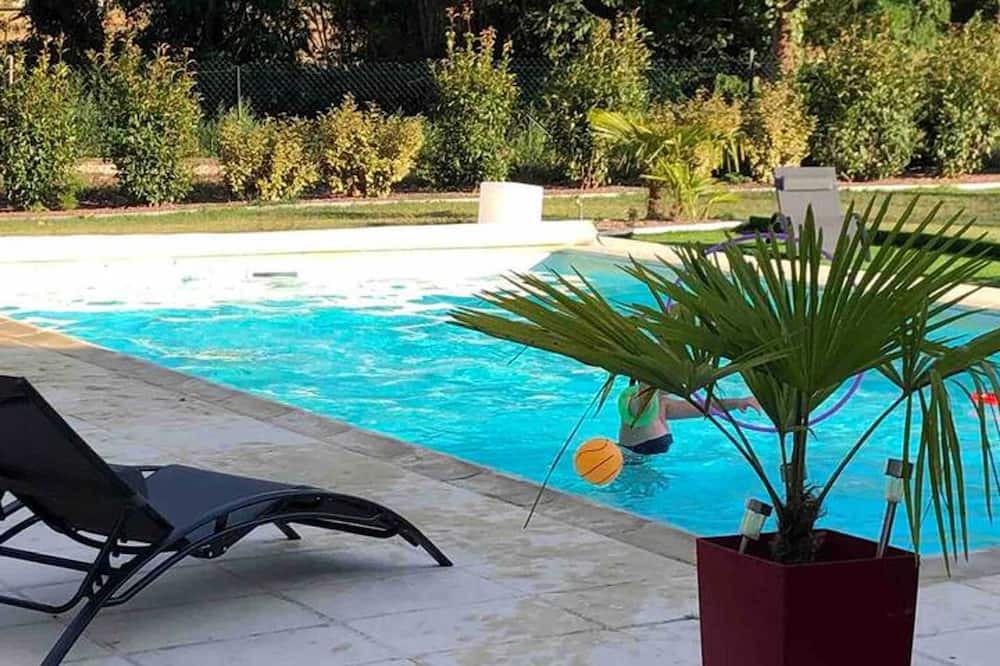 Mareuil-sur-Cher House | Homerez - House for 7 ppl. with swimming-pool and terrace at Mareuil-sur-Cher