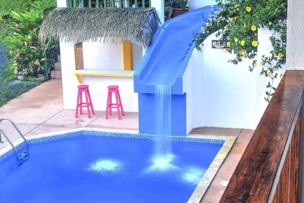 Baru House | 2 pools. Waterslide. 15 min Dominical Beach