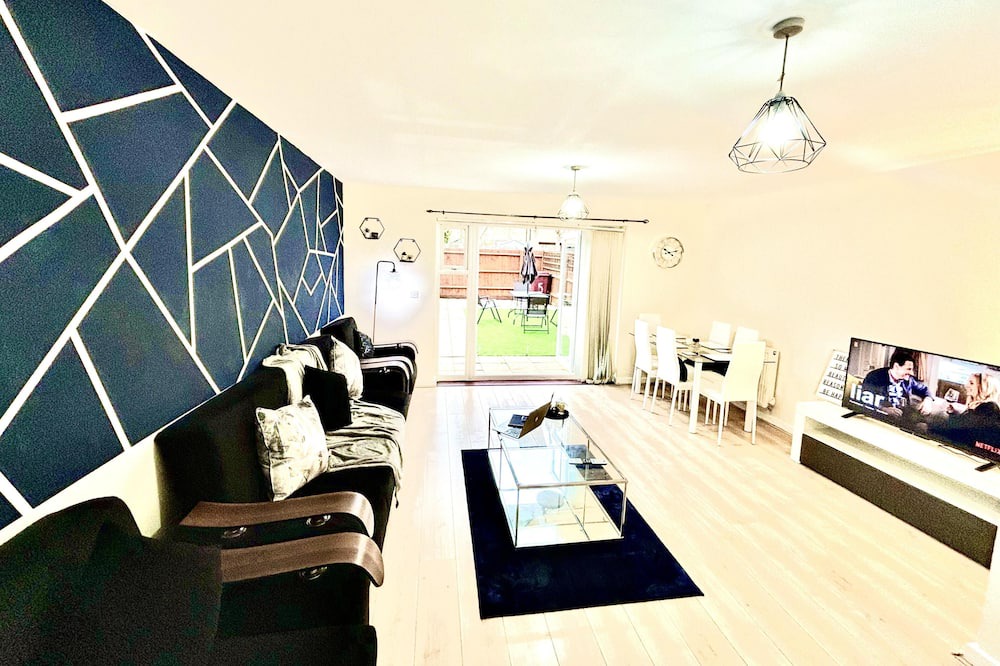 Reading House | Remarkable 3-Bed House in Reading
