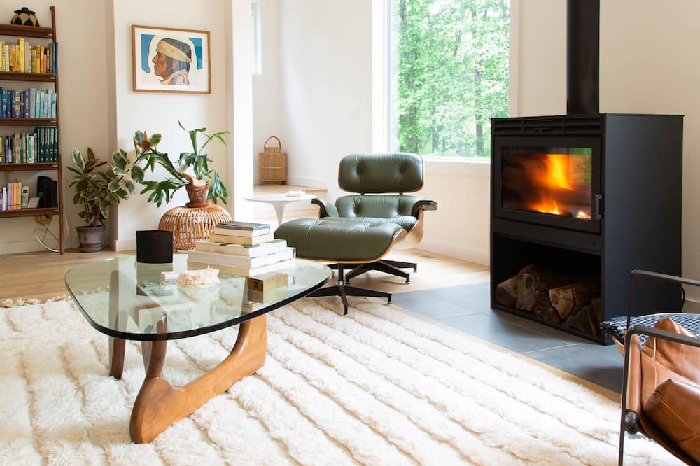 Warren House | Moody Pond House: 15 Min to Mohawk Ski Mountain, new country home on 18+ acres