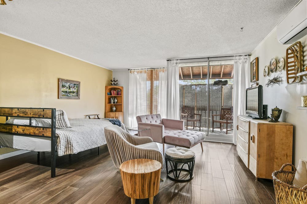 Diamondhead Condo | Luxury Diamonhead studio - walk to pool tennis/pickle ball, club restaurant