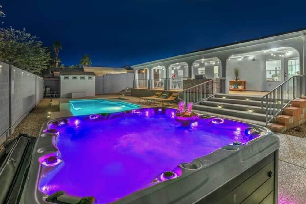 Mission Hills House | Desert Oasis - Pool, Spa, Minutes to LV Strip!