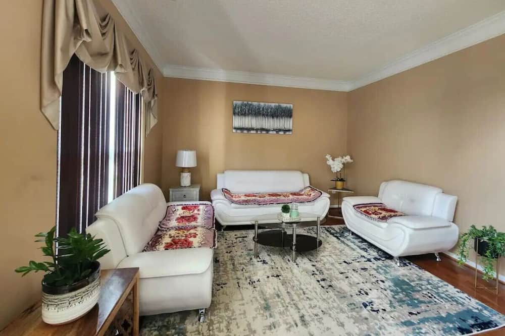 Mint Hill House | 122) Massive 3 bedroom home with fenced yard!