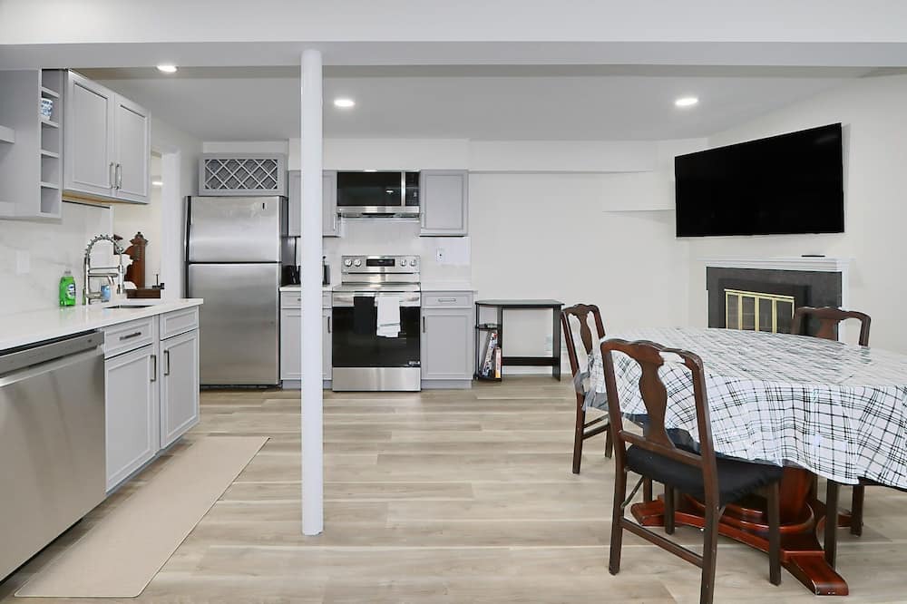 Springfield House | Cozy 1-bedroom house in West Springfield