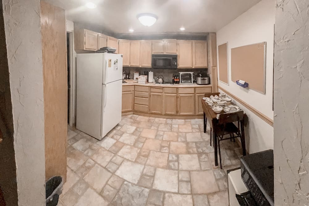 Dotsero House | 2-story riverfront home near fishing & hiking with grill, river views, streaming