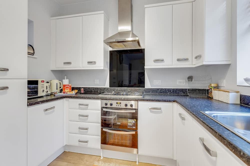 Bletchley House | Pass the Keys | Lakeview Gem Home