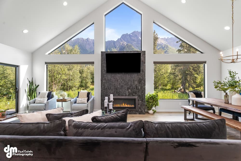 Butte House | Mountain Views Galore In Palmer Alaska!