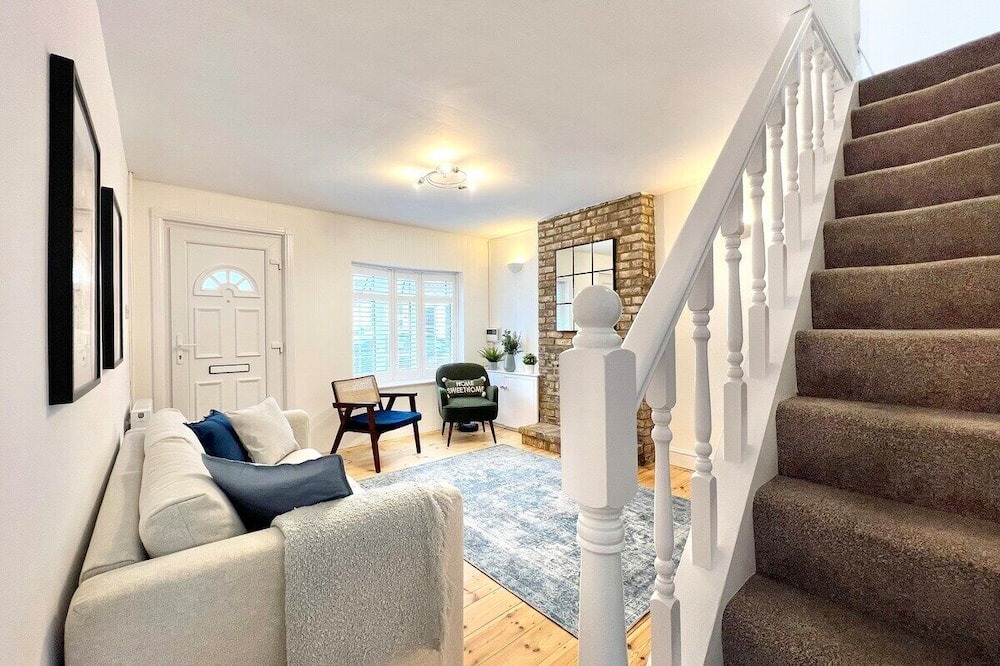 Windsor Cottage | Stunning Windsor Cottage, Perfect Location