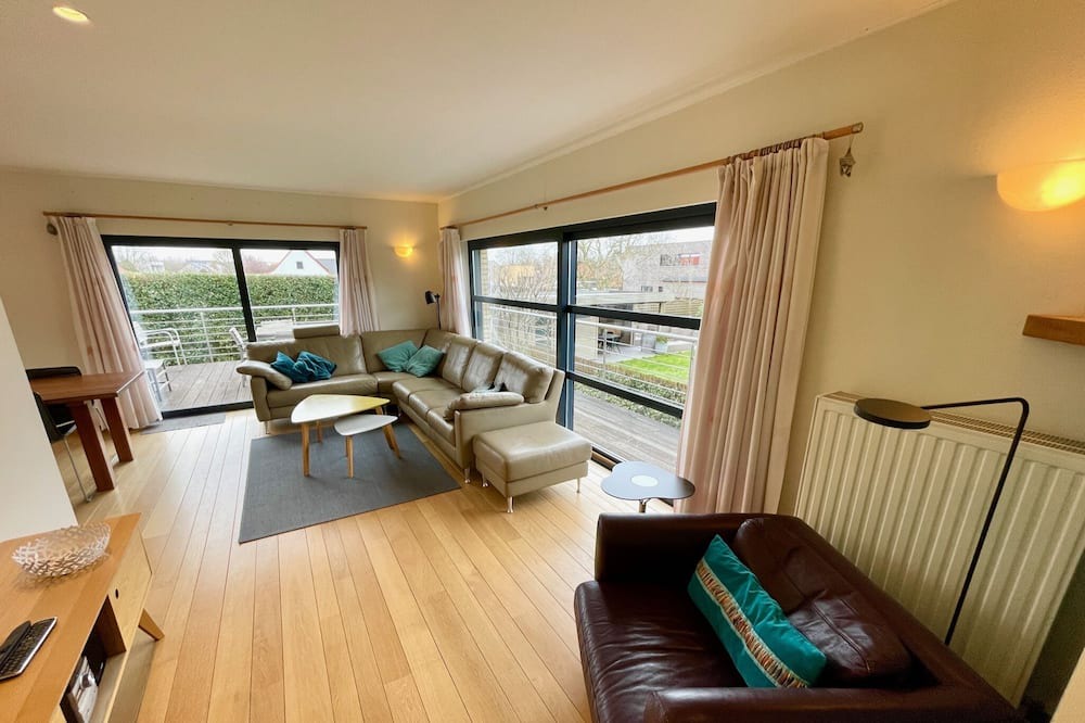 Oostduinkerke Villa | Omaar: Holiday villa for 7 on the dunes