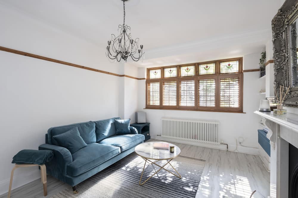 Penge House | Charming House easy access to Central London