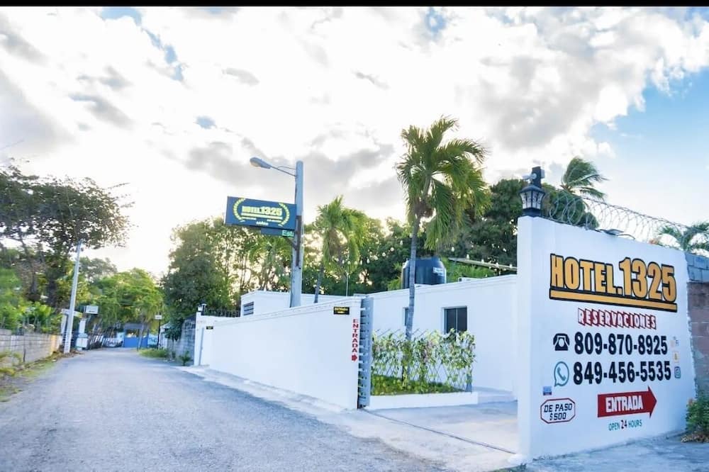 Bocacanasta House | Hotel.1325 A 2 Minutos De La Playa Cómodo y Seguro, En Bani Republica Dominicana