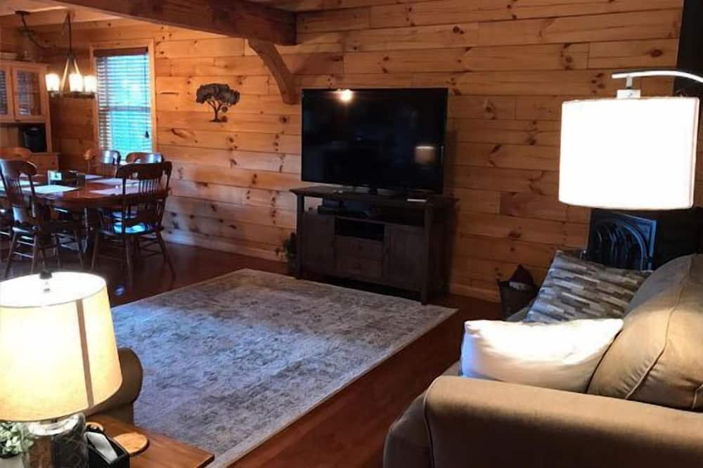 Stanardsville Cabin | The Getaway | 4 Bed, 3 Bath