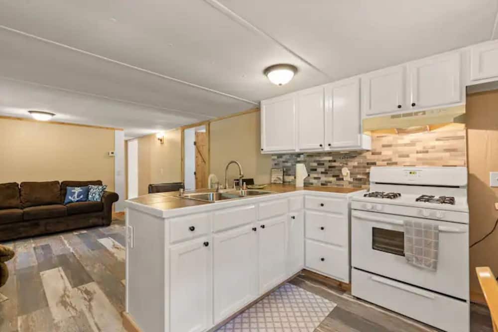 Hulbert House | Charming 4-bedroom house with AC and WiFi in pleasant Hulbert..