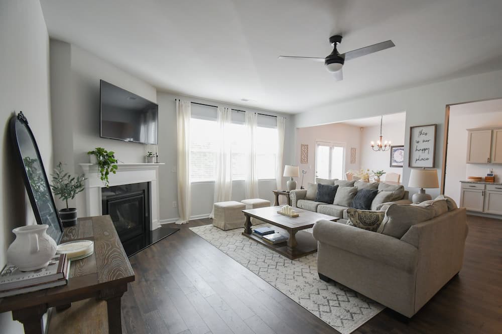 Grovetown House | Cozy 4-Bedroom in Grovetown, Perfect for Masters