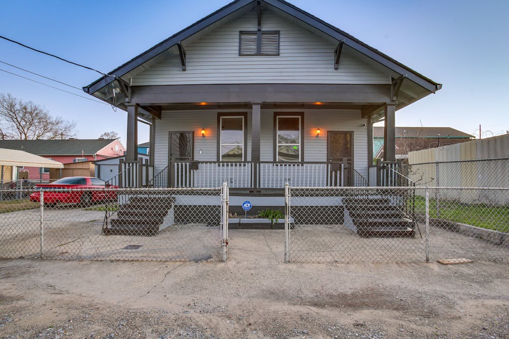 Saint Claude House | New Orleans Duplex: 2 Mi to Bourbon Street!