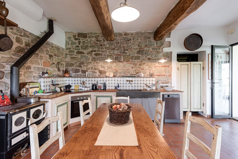 Borgo San Lorenzo House | Holiday Home 'Villa Porcigliano Olive Grove' with Private Terrace, Wi-Fi and Air Conditioning