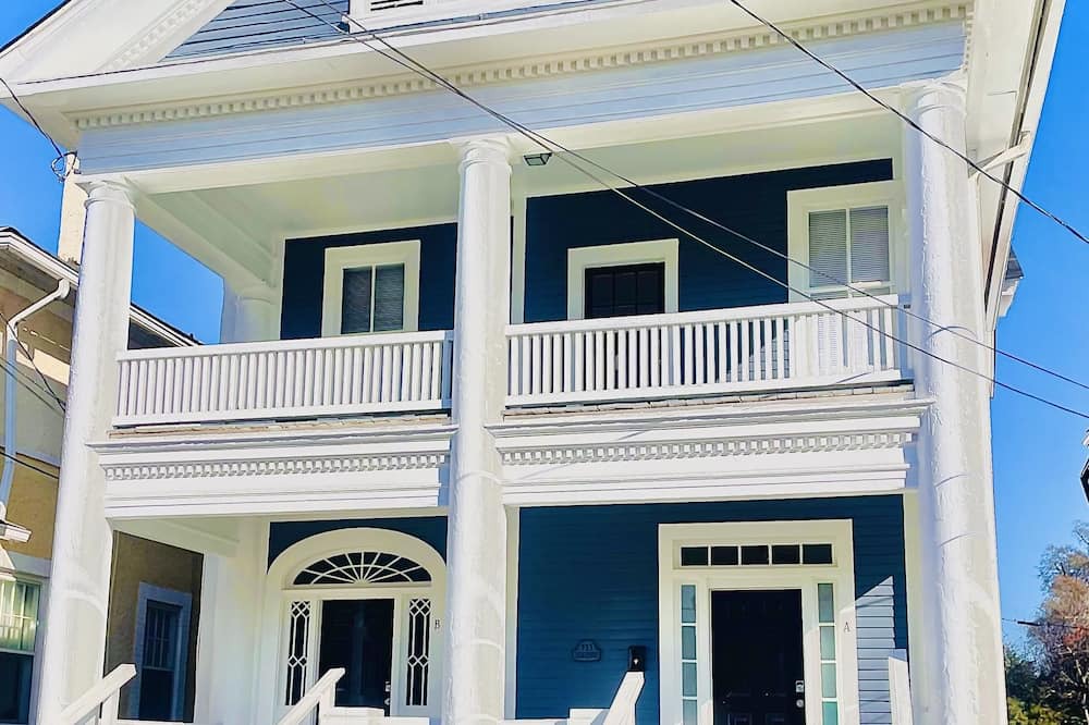 Olde Town Augusta Apartment | Cozy, safe, pet friendly downtown loft with outdoor lounge area