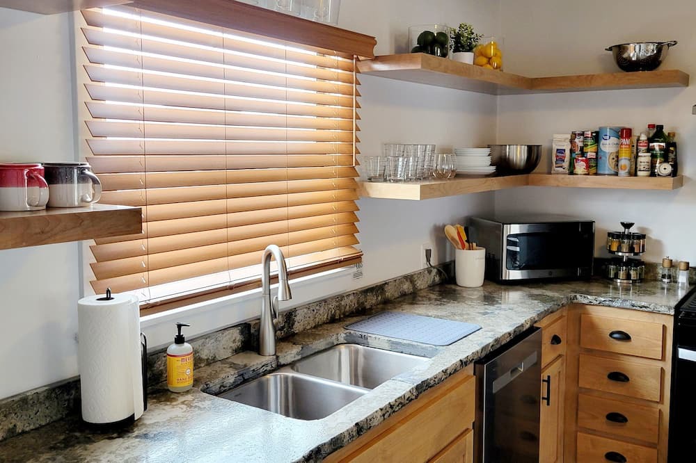 Fallon House | Beautiful 2BR Oasis on Maine St.