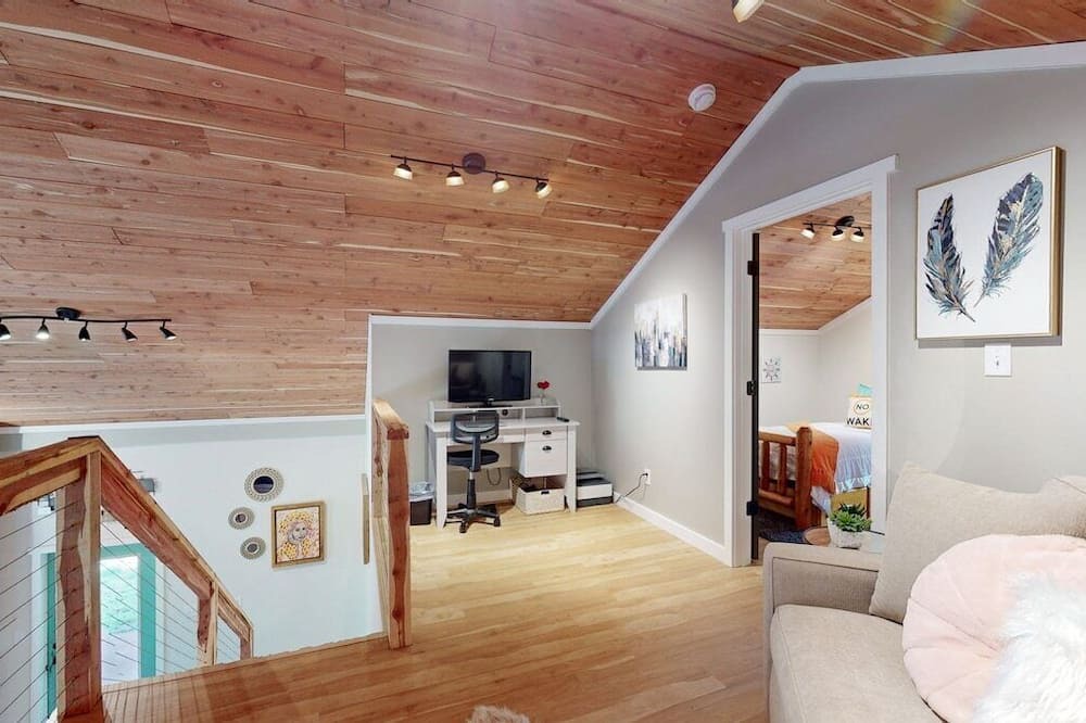Clarkson House | lux barndos near nolin lake and mammoth cave