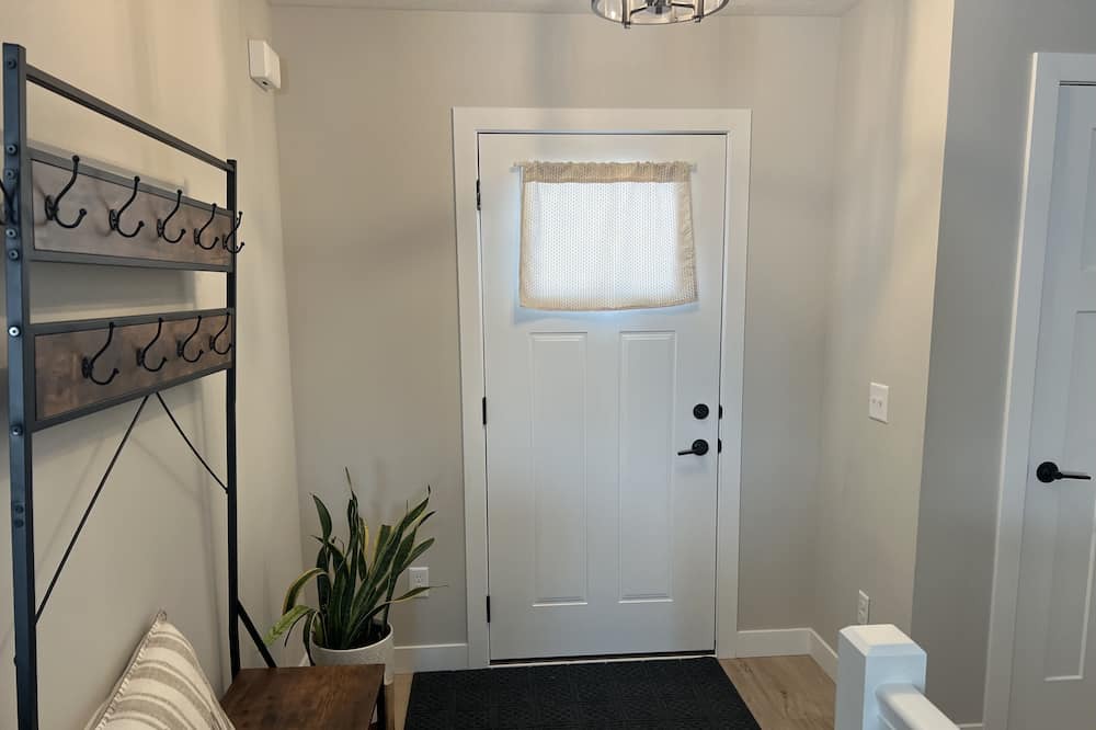 Isanti House | Tranquil and Spacious Getaway!
