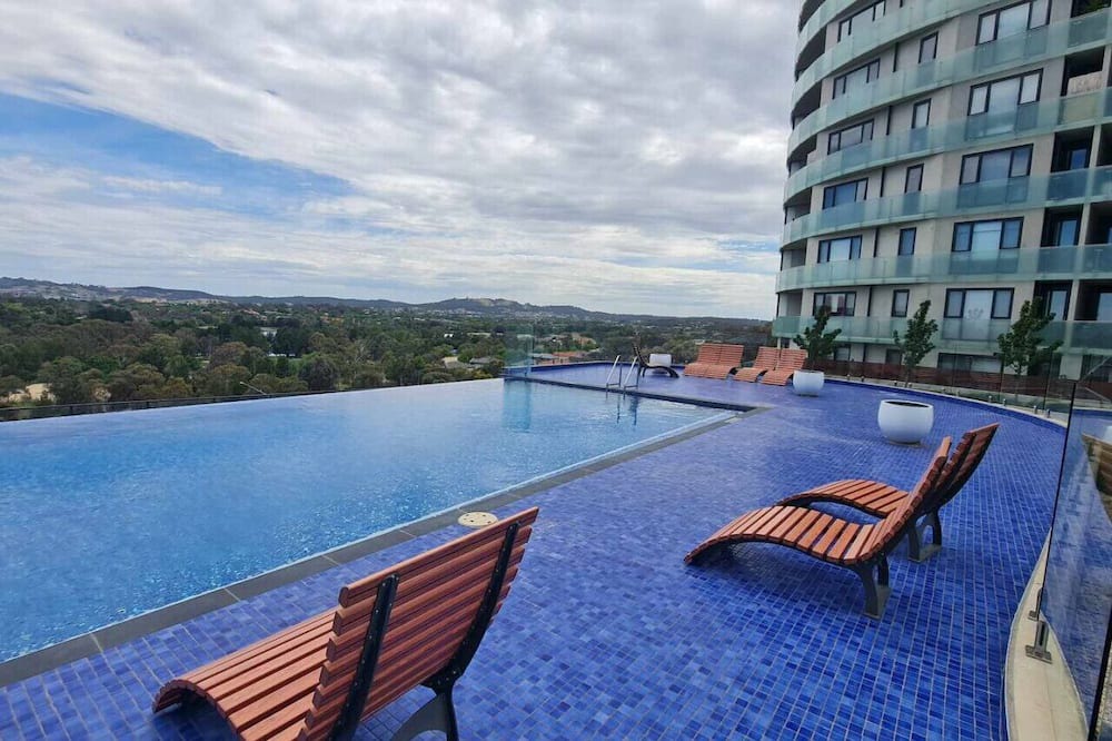 Gungahlin Apartment | A Pool, QB's, Views @ Gunghalin!