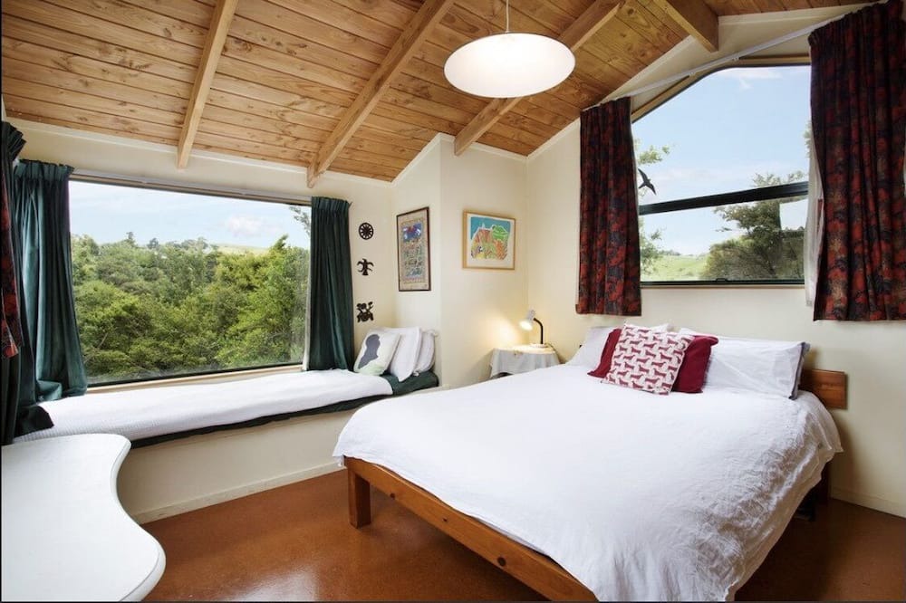 Tawharanui House | A slice of paradise. Kiwi Bach settled in native bush & just 2 mins the beach