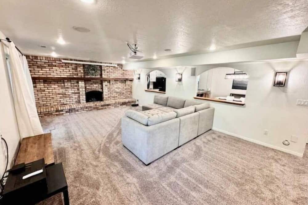 Sherwood Hills Apartment | 2 Bed/1 Bath Mountain Resort