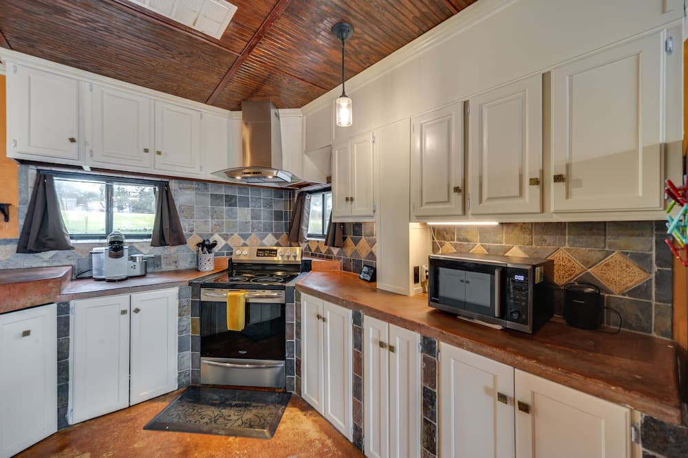 Spring Branch Villa | Pet-Friendly Spring Branch Villa Near Canyon Lake!