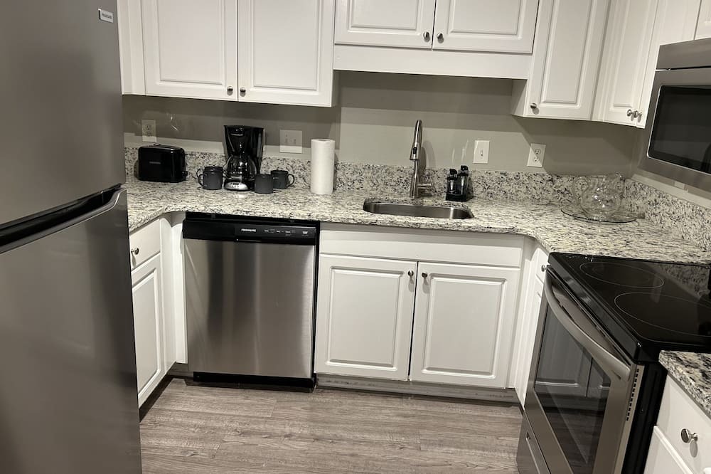 Burlington Apartment | Peaceful Two Bedroom Two Bath
