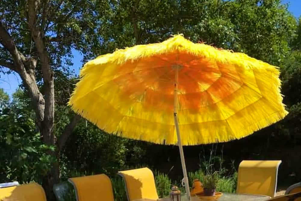 Bellegarde Apartment | Homerez - Nice appartement for 5 ppl. with shared pool and garden at Bellegarde