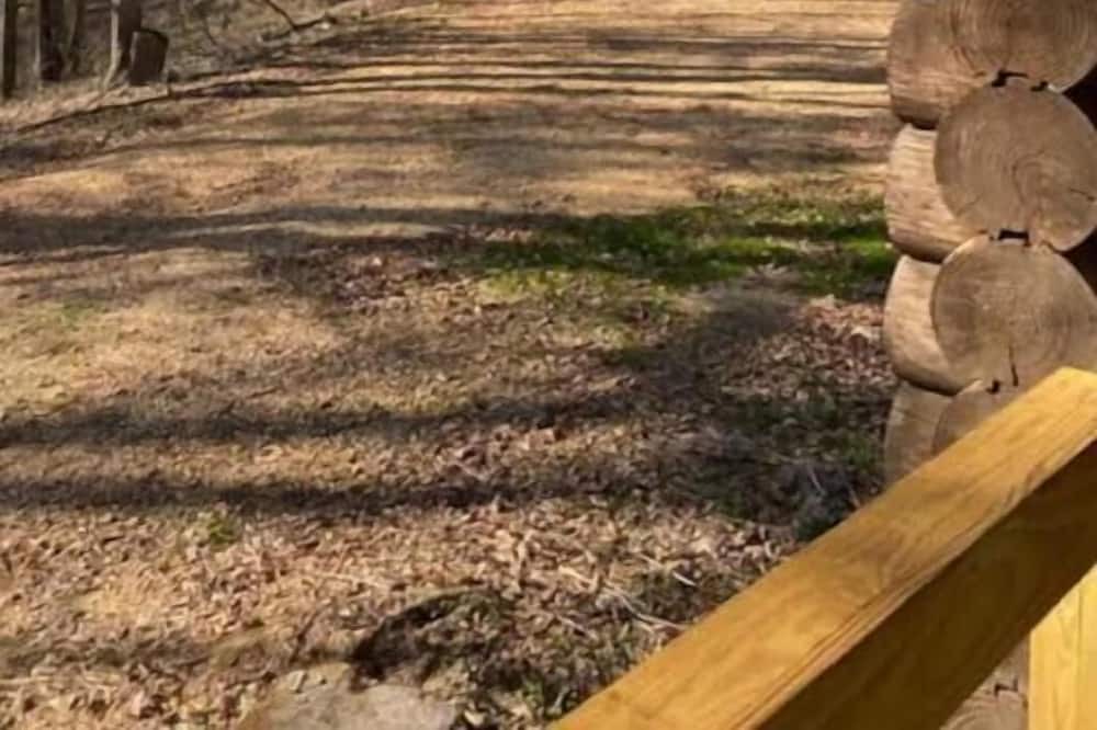 Tylertown Cabin | Less than 10 minutes to Paradise Ranch Resort Campground