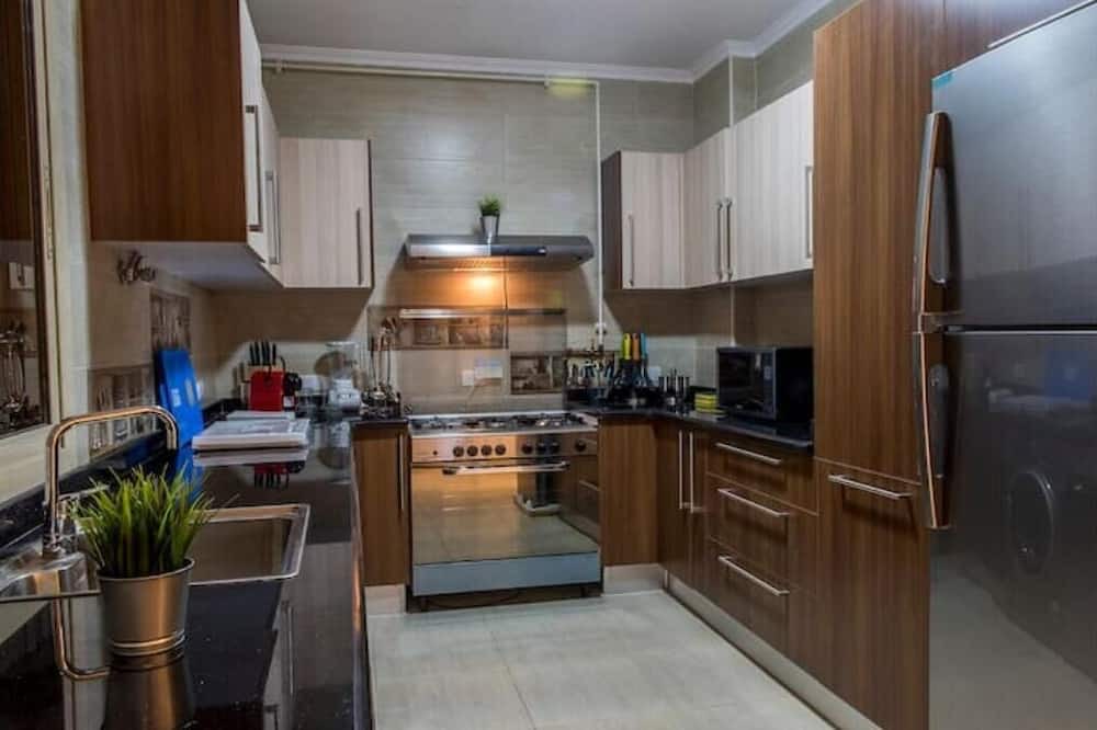 The 5th Settlement Apartment | Family House no. 240 Apartment No.3