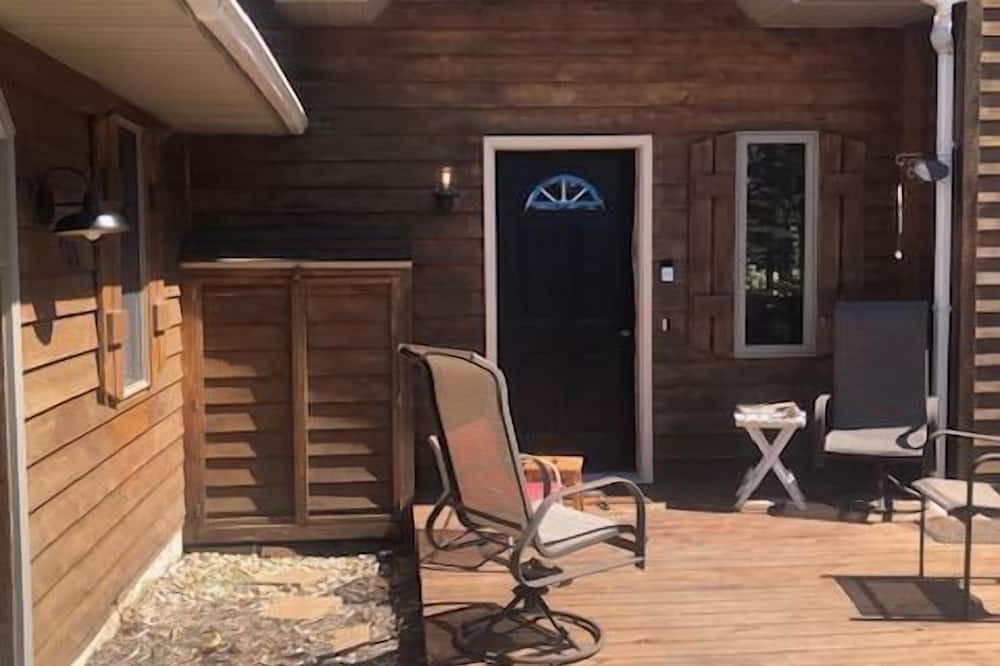 Battle Lake House | Back Lot on Battle Lake -North shore drive