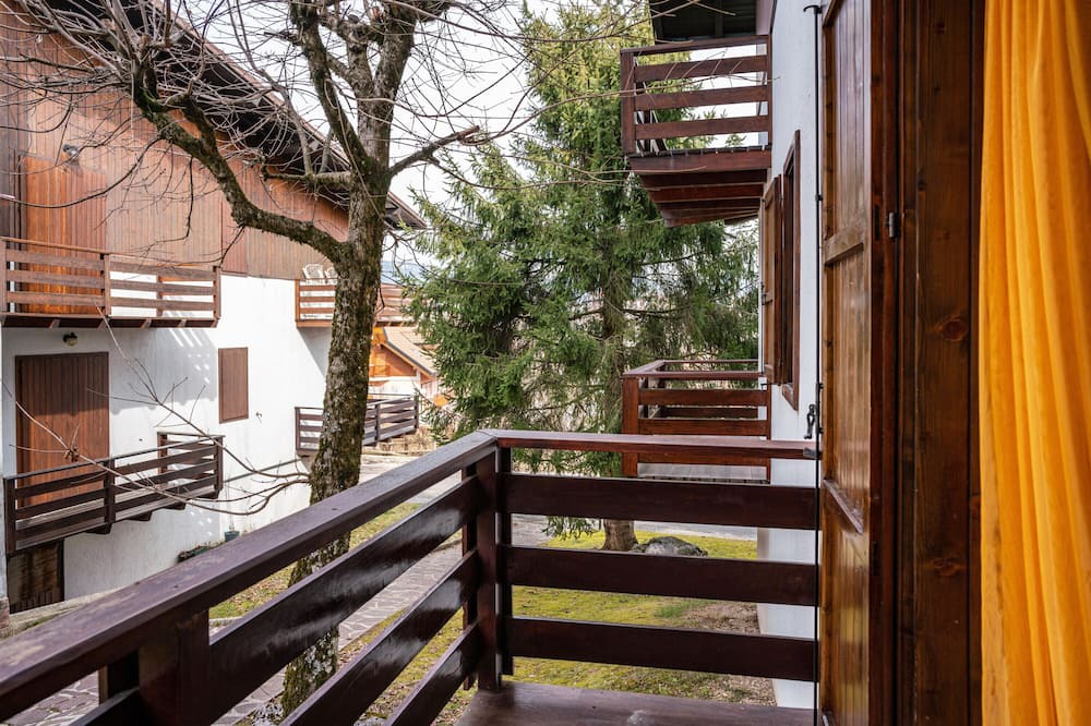Cesuna di Roana Apartment | Apartment 'Home Sweet Home' with Mountain View, Balcony and Wi-Fi