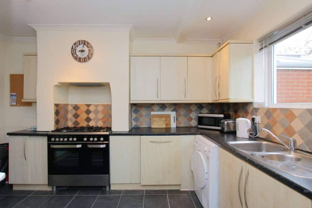 Andover House | Lovely Victorian House - Andover