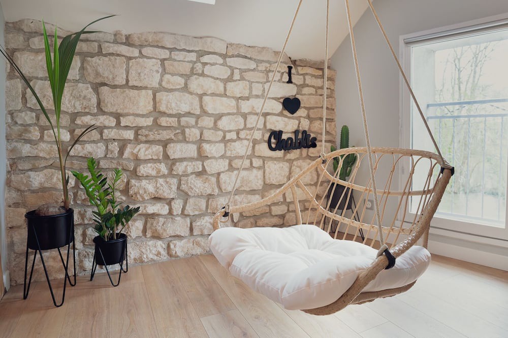 Chablis Cottage | Maisons Vaudésir - Charming Riverside Getaway