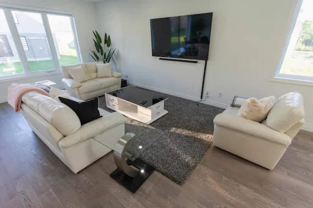 London House | Spacious Dream Home for You and Yours