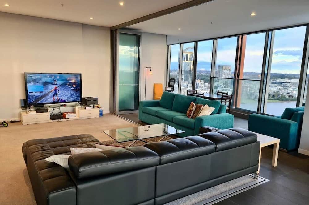 Wentworth Point Apartment | U2410T · Spacious 2 Bed unit with view
