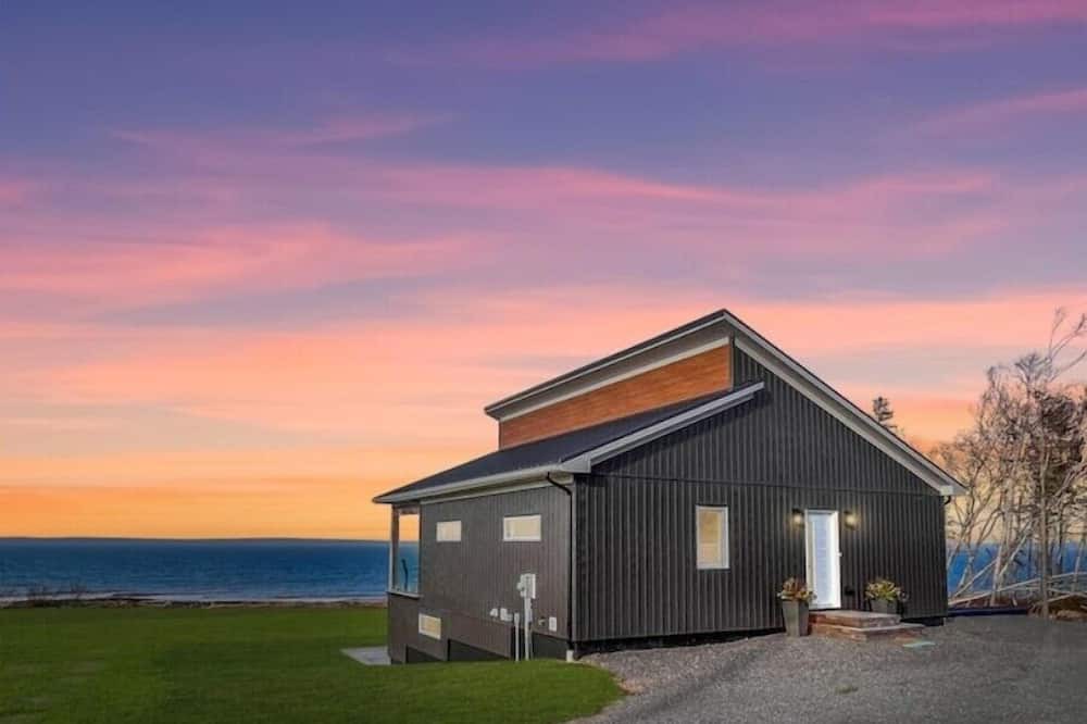 Hall's Harbour Cottage | Driftwood dreams cottage