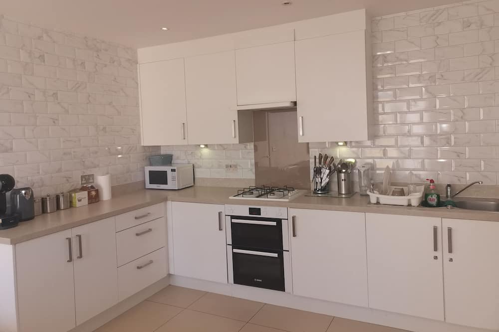 Stepney Green Apartment | A Cosy Place To Live Near The City And Canary Wharf