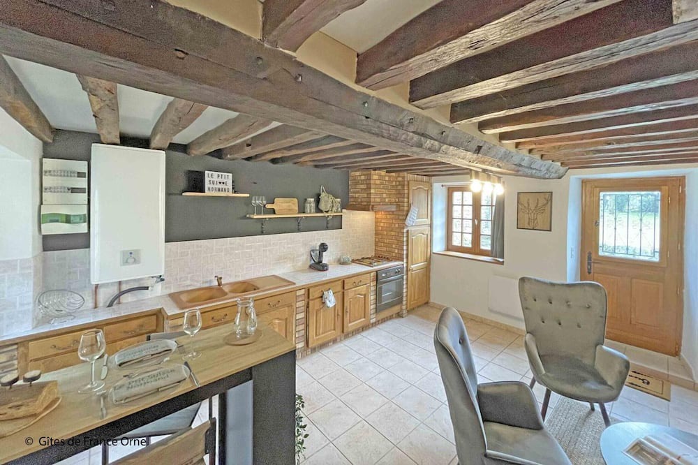La Foret-Auvray Cottage | Gite Putanges-le-Lac, 1 bedroom, 2 persons
