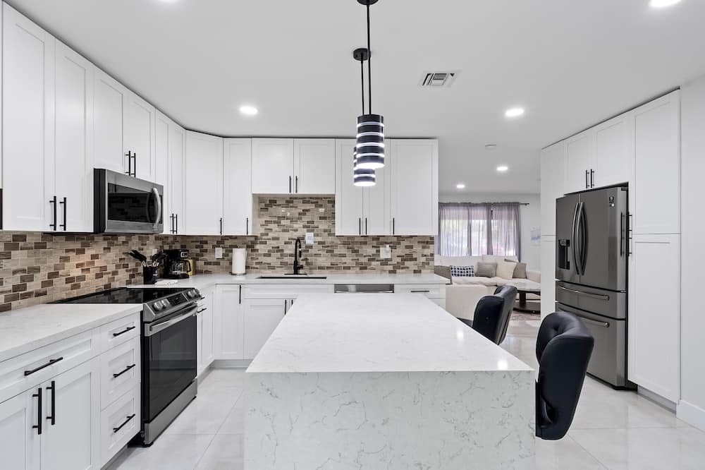 Oakland Park House | Seaside Splendor Luxe Retreat w/ Waterfront Views!